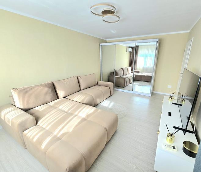 Apartament cu 2 camere decomandat în Rovine
