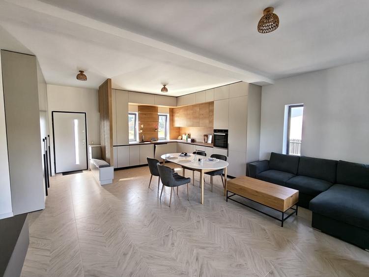 Casă cu 3 camere cu Teren 400 Mp în Olteni