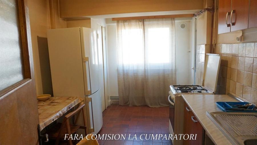 Apartament cu 4 camere decomandat în Central