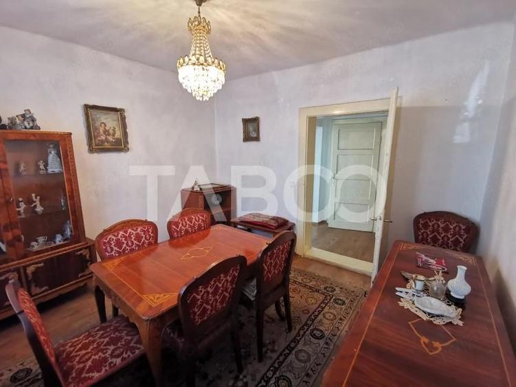 Casă cu 2 camere cu Teren 335 Mp în Tineretului