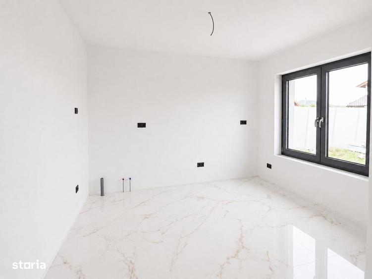 Casă cu 3 camere în Sântandrei
