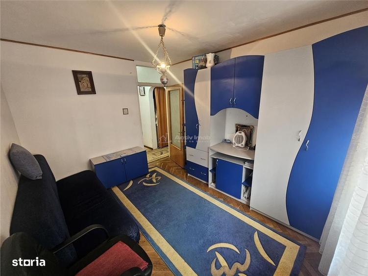 Apartament cu 4 camere decomandat în Central