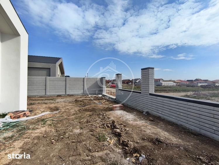 Casă cu 4 camere decomandat cu Teren 500 Mp în Sântandrei