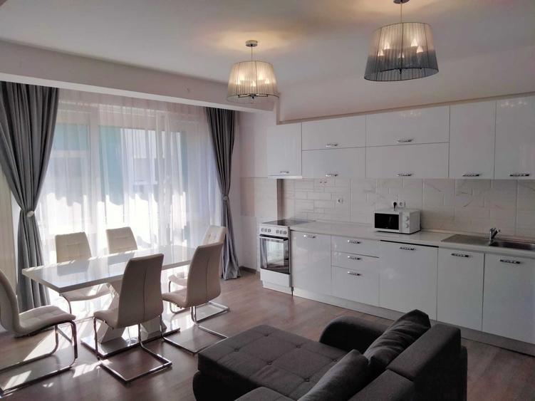 Apartament cu 3 camere decomandat în Lotus