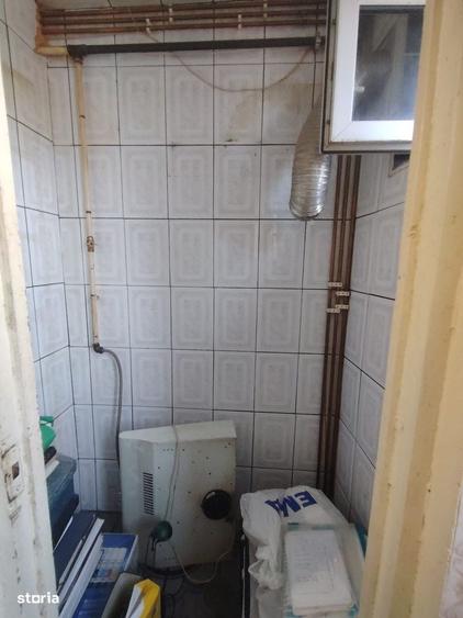 Apartament cu 3 camere decomandat în Aleea Trandafirilor