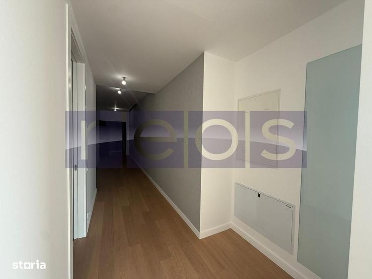 Apartament cu 3 camere în Barbu Văcărescu