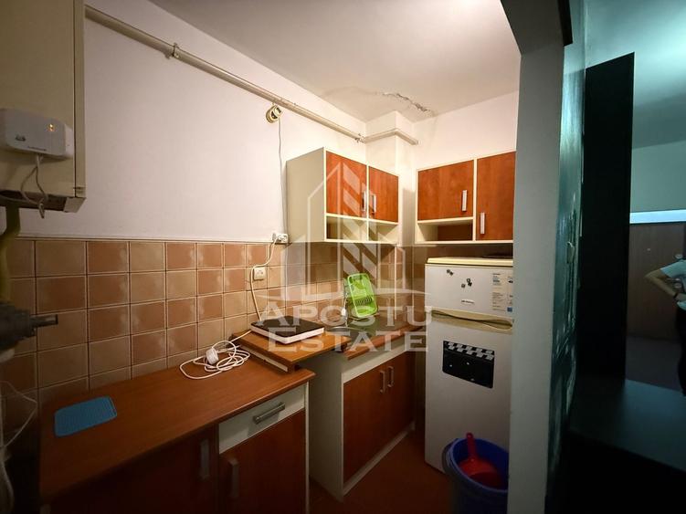 Garsonieră semidecomandată, mobilată în Complex Studențesc
