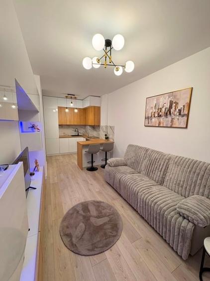 Apartament cu 2 camere semidecomandat în Baza 3