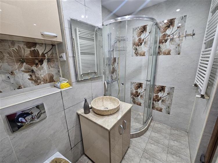 Apartament cu 2 camere decomandat în Micro I
