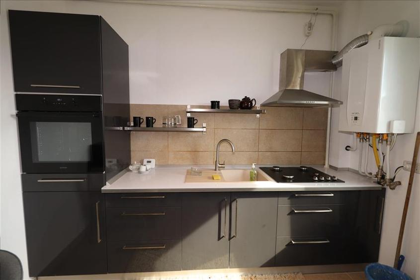 Apartament cu 2 camere decomandat în Central