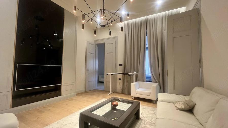 Apartament cu 3 camere semidecomandat în Central