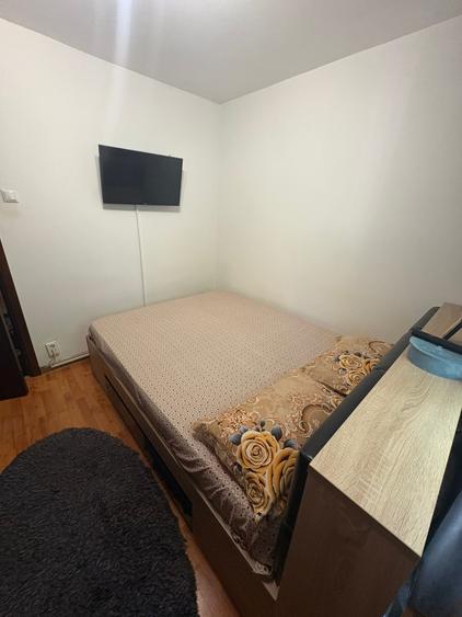 Apartament cu 3 camere semidecomandat în Pantelimon