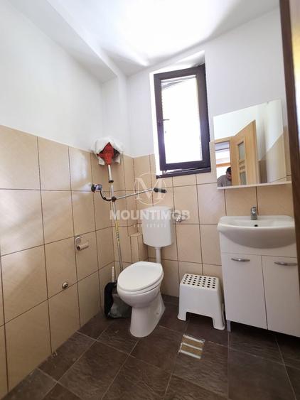 Casă individuală cu 5 camere cu Canalizare în Vulcan
