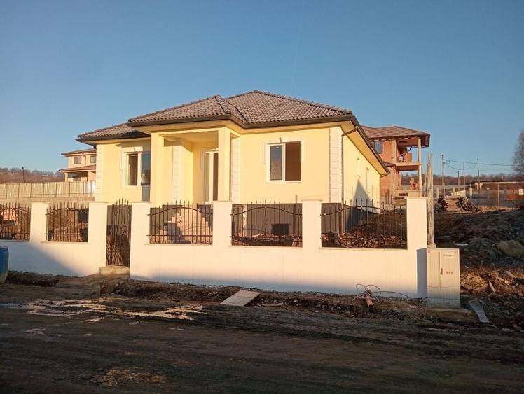 Casă cu 3 camere în Central