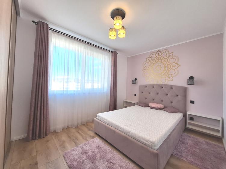 Apartament cu 3 camere semidecomandat, mobilat în Florești