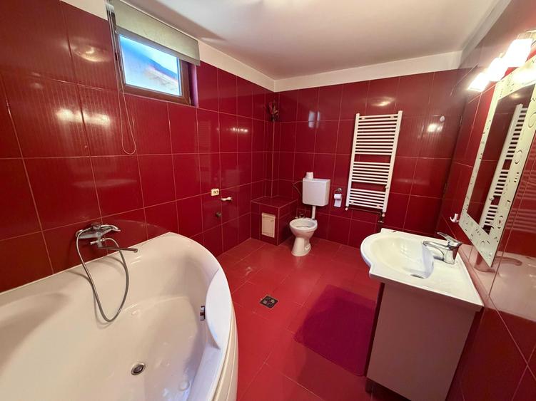Casă cu 4 camere în Central