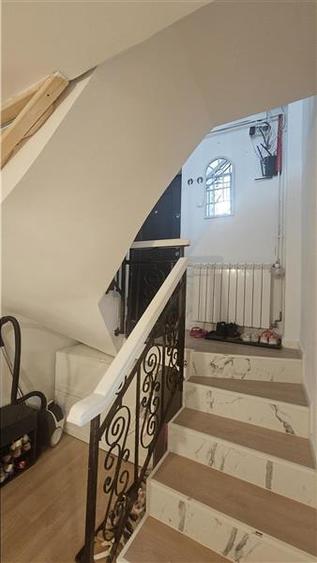 Apartament cu 6 camere decomandat, mobilat în Central