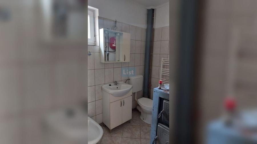 Casă cu 3 camere cu Garaj în Mărgău