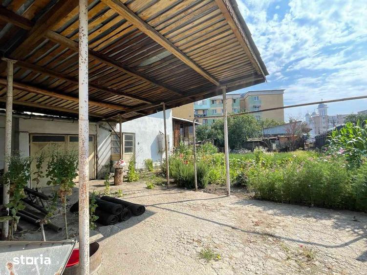 Casă cu 5 camere cu Teren 660 Mp în Central