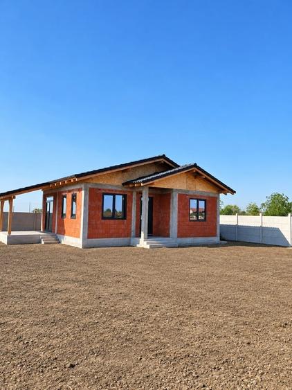 Casă cu 3 camere în Leș