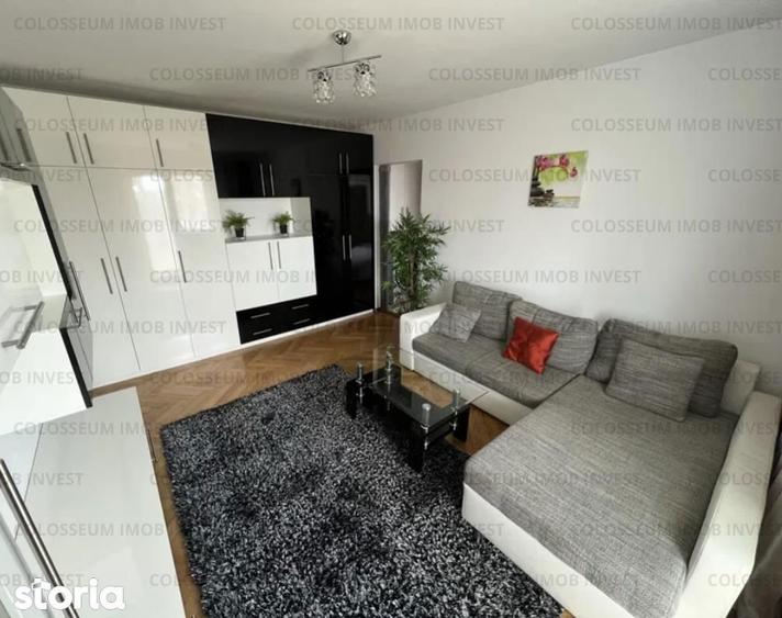 Apartament cu 2 camere semidecomandat în Centrul Civic