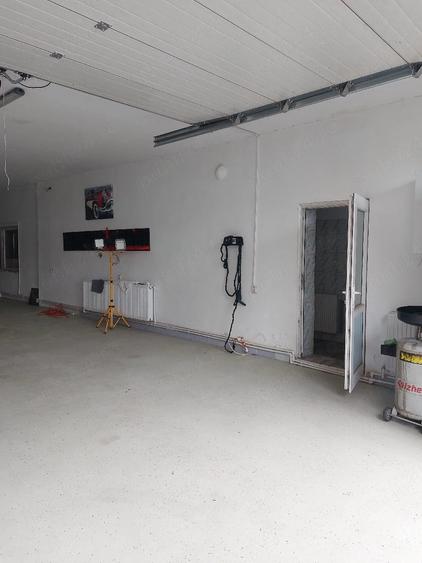 Spațiu comercial, de 200 mp, în Central