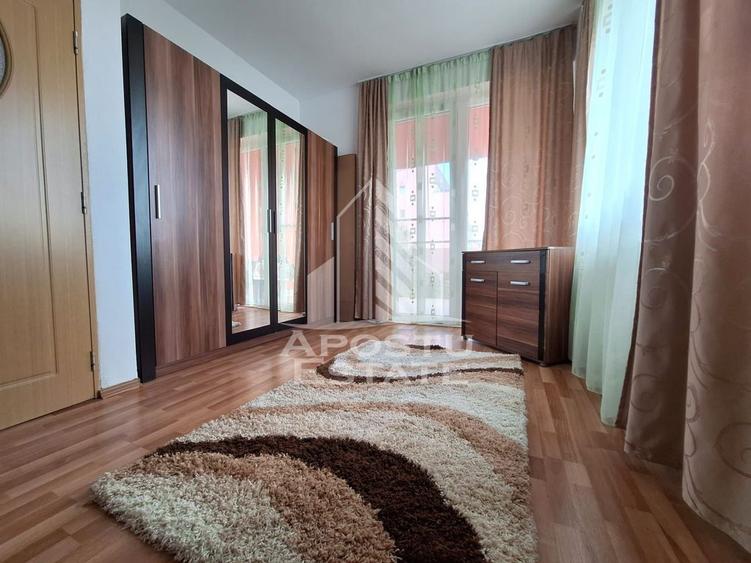 Apartament cu 3 camere semidecomandat, mobilat în UTA