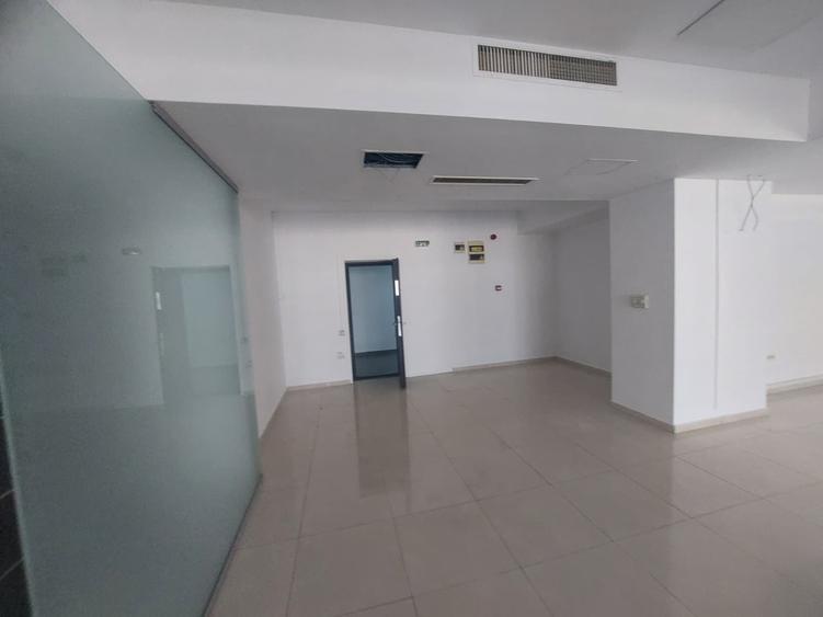 Birou, de 191 mp, în Central