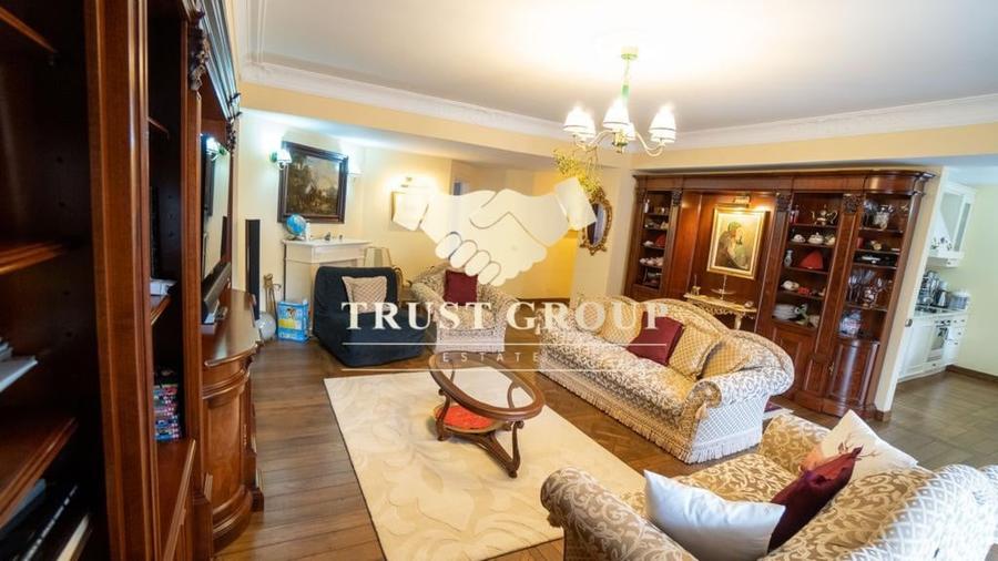 Apartament cu 4 camere semidecomandat în Clăbucet