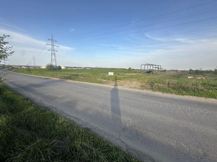 Teren de 2000 mp, în Săbăreni