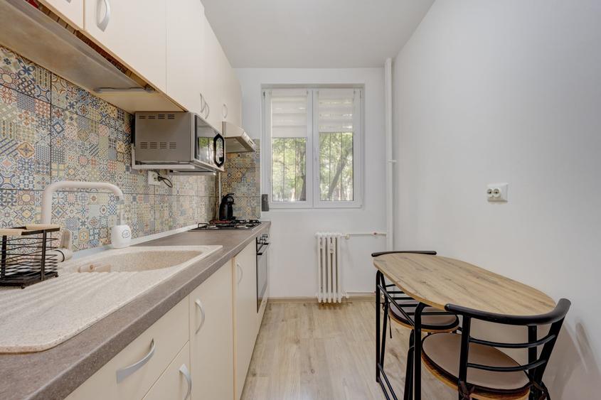 Apartament cu 2 camere semidecomandat, mobilat în Drumul Taberei