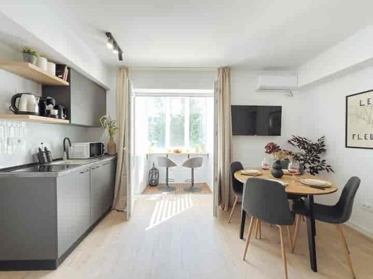 Apartament 2 camere / Blocul Dalles /Afacere la cheie !! 2 camere - 4