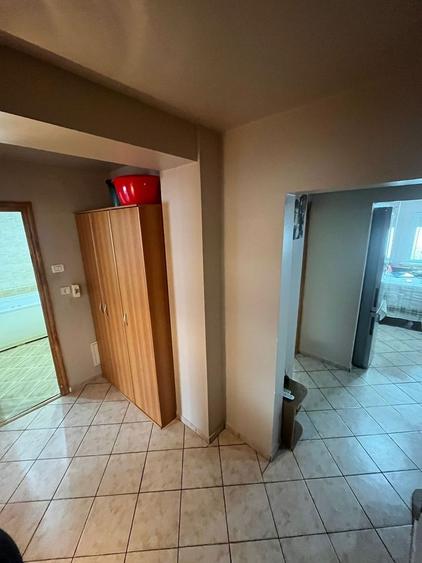Apartament cu 3 camere decomandat, mobilat în Faleza Nord