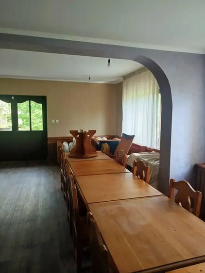 Casă individuală cu 10 camere cu Teren 4914 Mp în Breaza de Jos