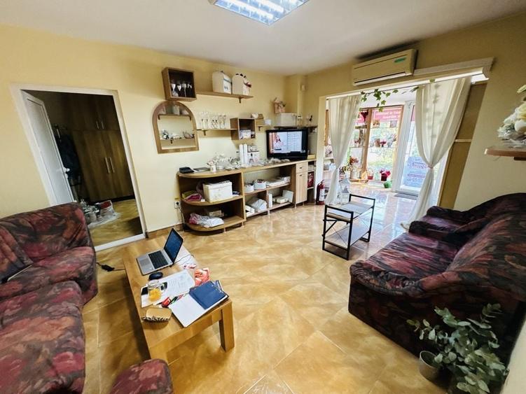 Spațiu comercial, de 62 mp, în Podu Roș
