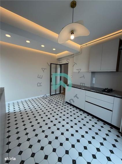 Apartament cu 4 camere, mobilat în Central