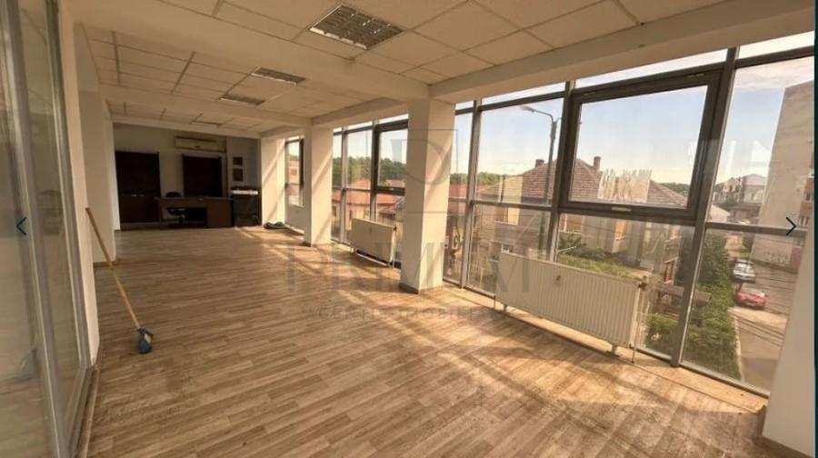 Spațiu comercial, de 160 mp, în Simion Bărnuțiu