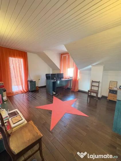 Casă cu 5 camere cu Teren 1500 Mp în Central