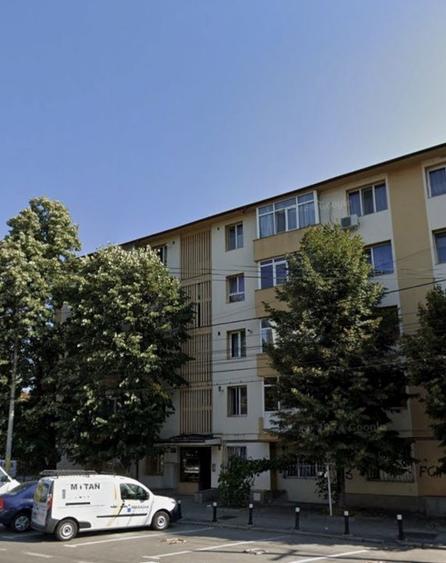 Apartament cu 2 camere semidecomandat în Frații Golești