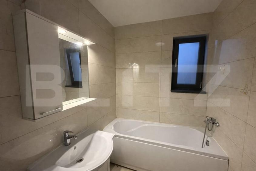 Apartament cu 3 camere decomandat, mobilat în Baza 3