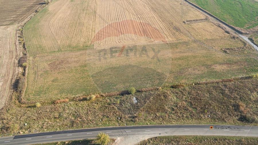 Teren agricol intravilan de 39016 mp, în Exterior Nord