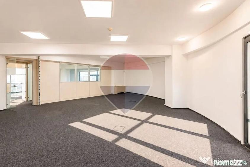 Spațiu comercial, de 285 mp, în Baba Novac
