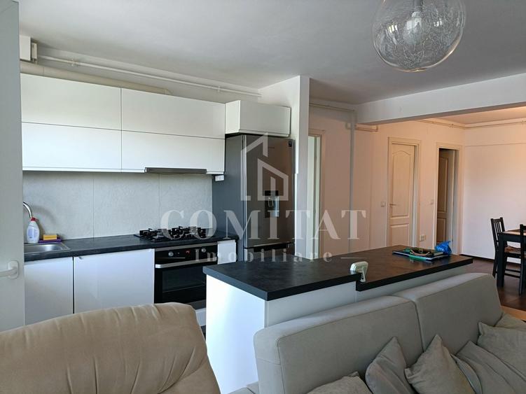 Apartament cu 2 camere semidecomandat, mobilat în Florești
