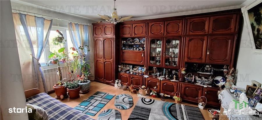 Apartament cu 4 camere, mobilat în CET