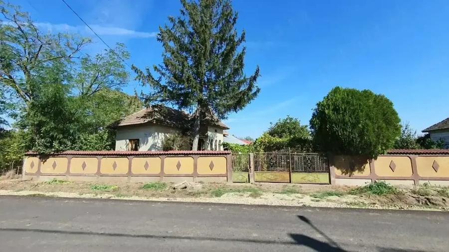 Casă cu 3 camere cu Teren 2871 Mp în Giubega