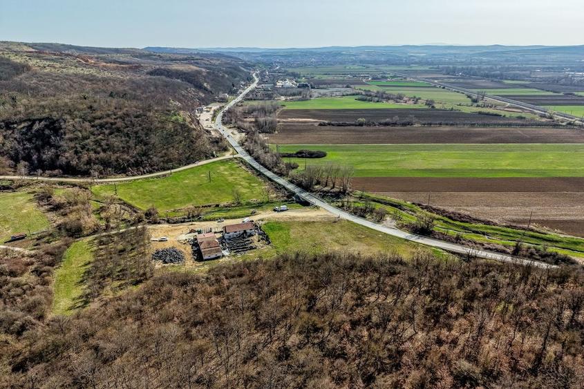 Spațiu comercial, de 450 mp, în Păuliș