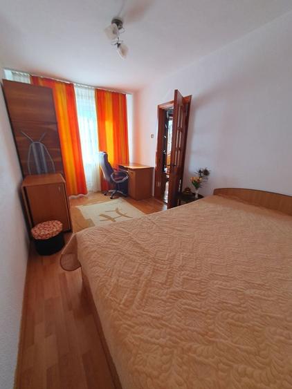 Apartament cu 2 camere semidecomandat în Crâng