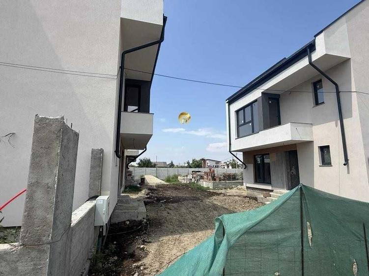 Casă cu 4 camere cu Teren 1600 Mp în Central