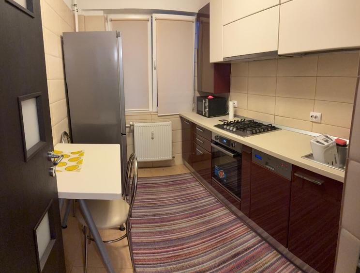 Apartament cu 2 camere decomandat, mobilat în Banu Manta