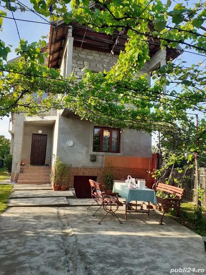 Casă cu 4 camere cu Teren 2400 Mp în Central